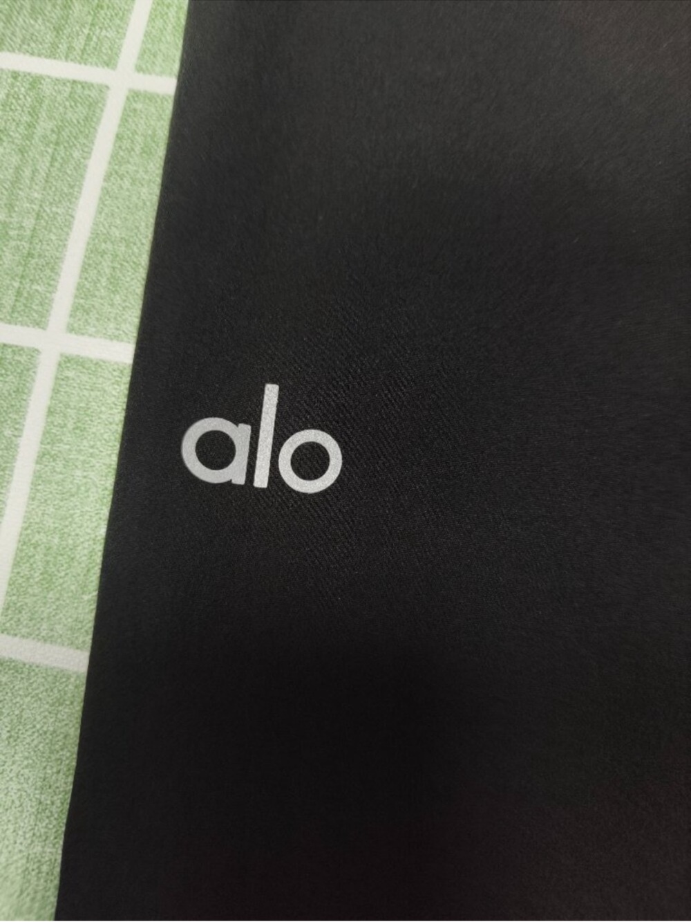 ALO Yoga Black Straight Leg High-Rise Pants - Picture 5 of 6